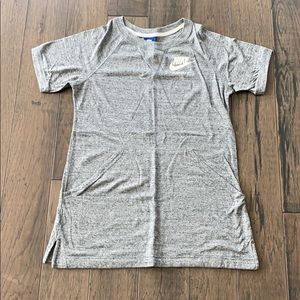 Nike women’s shirt